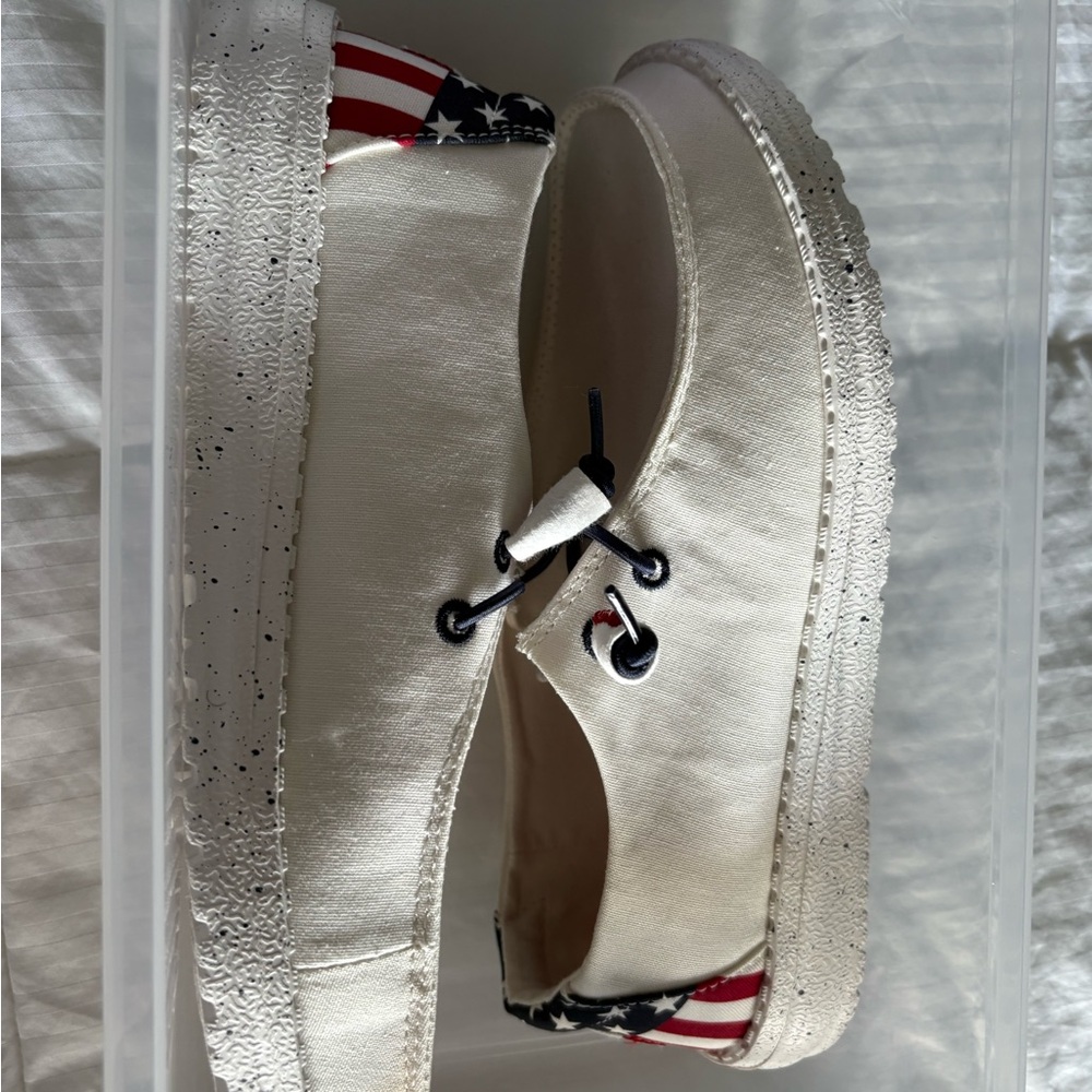 Hey Dude Cream Slippers Comfortable Casual Shoes